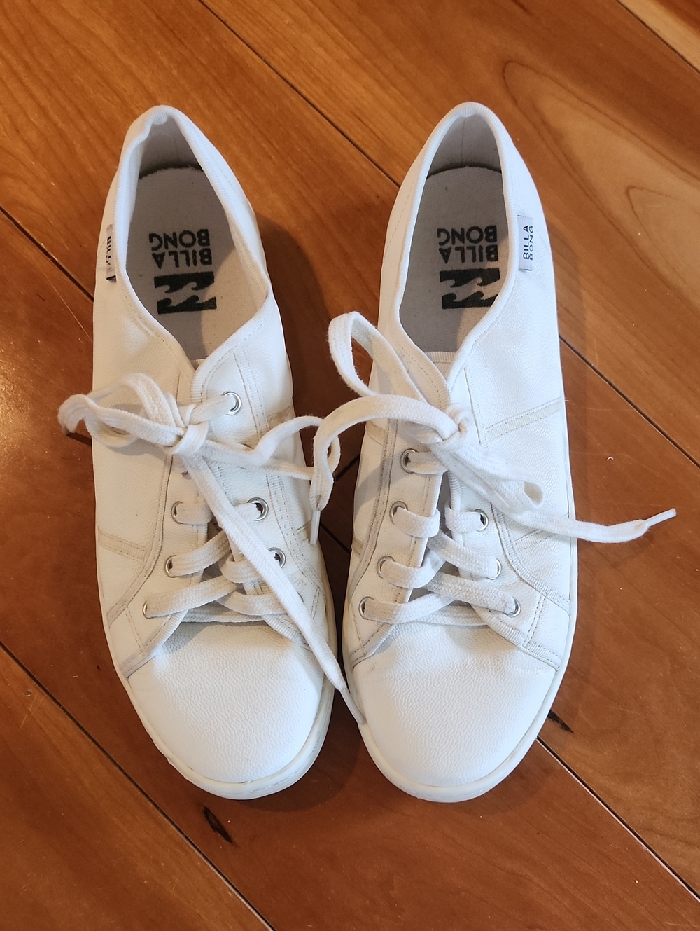 Billabong White Women’s Low-Top Lace-Up Sneakers